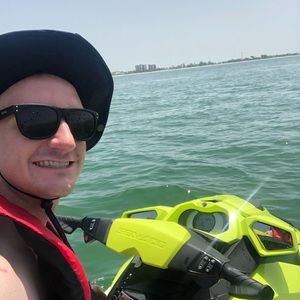 Meet your Posher, Scott